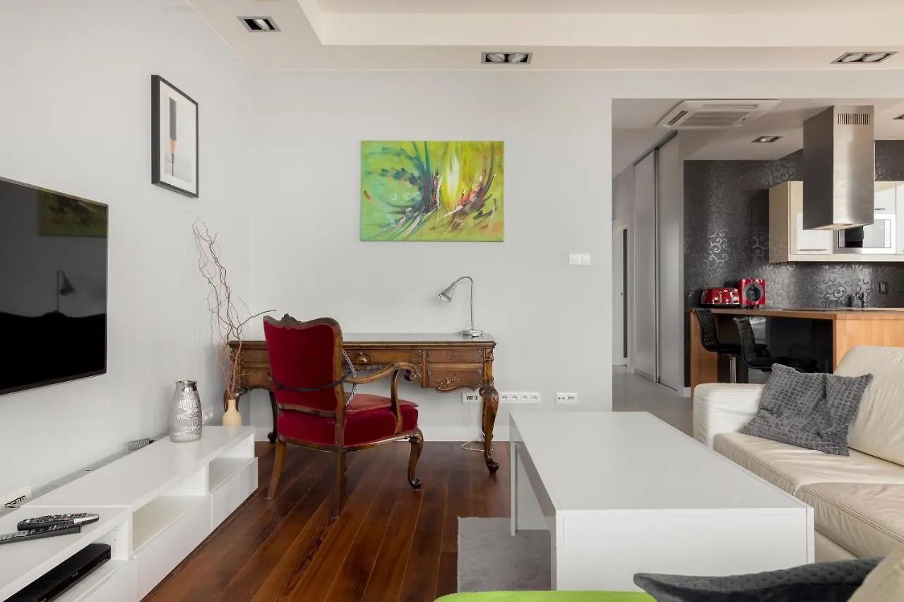 Hlonda Deluxe Apartment With Terrace Warsaw Poland
