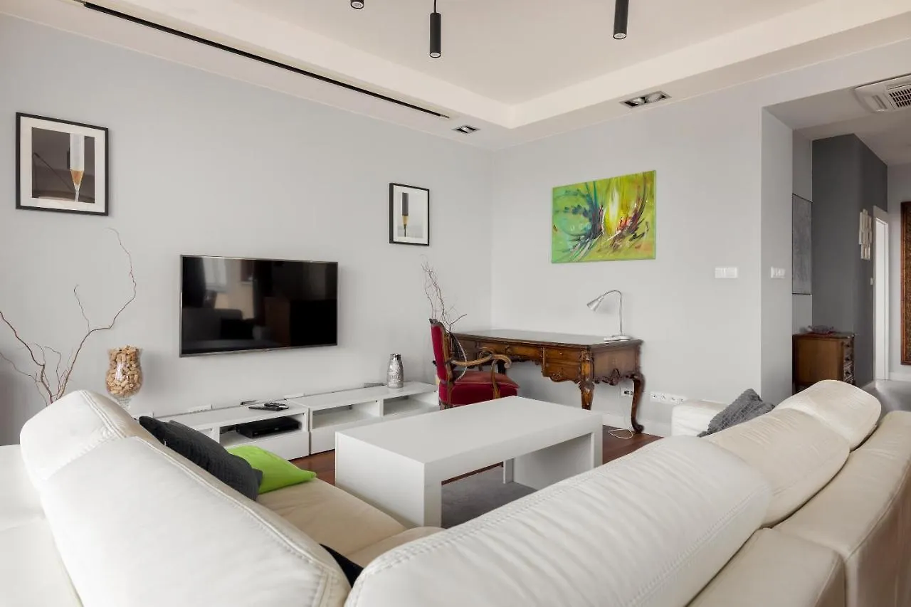 Hlonda Deluxe Apartment With Terrace Warsaw