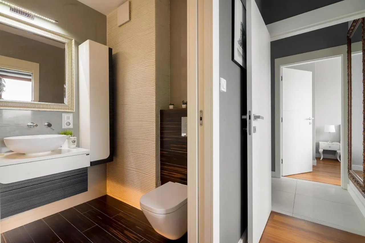 Hlonda Deluxe Apartment With Terrace Warsaw